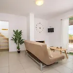 Selene Villa Gennadi