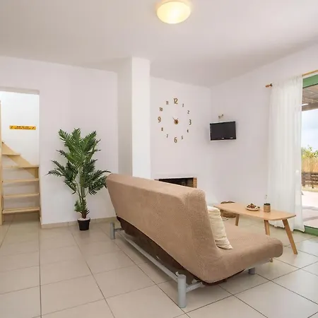 Selene Villa Gennadi